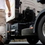 Vrei să crești durata de viață a anvelopelor camionului tău? Iată câteva sfaturi simple!